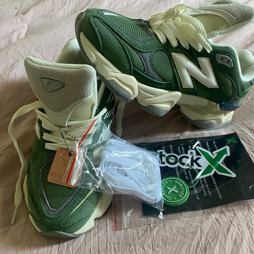 New Balance 9060 Green/White